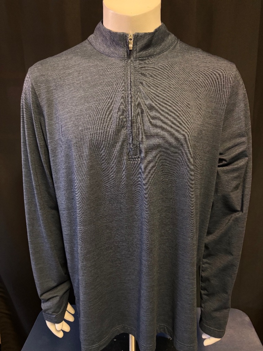 Like new mens XL Travis Mathew lightweight quarter zip golf jacket